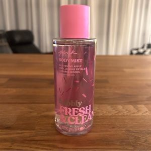 PINK Bubbly Fresh and Clean (Victoria’s Secret)